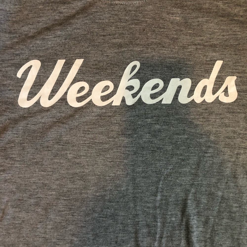 ✌️ Weekends Graphic Shirt - Picture 3 of 5